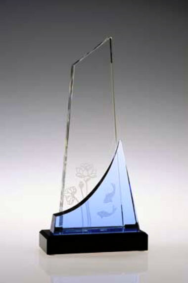 Liuli Trophy - Abundance (年年有余)